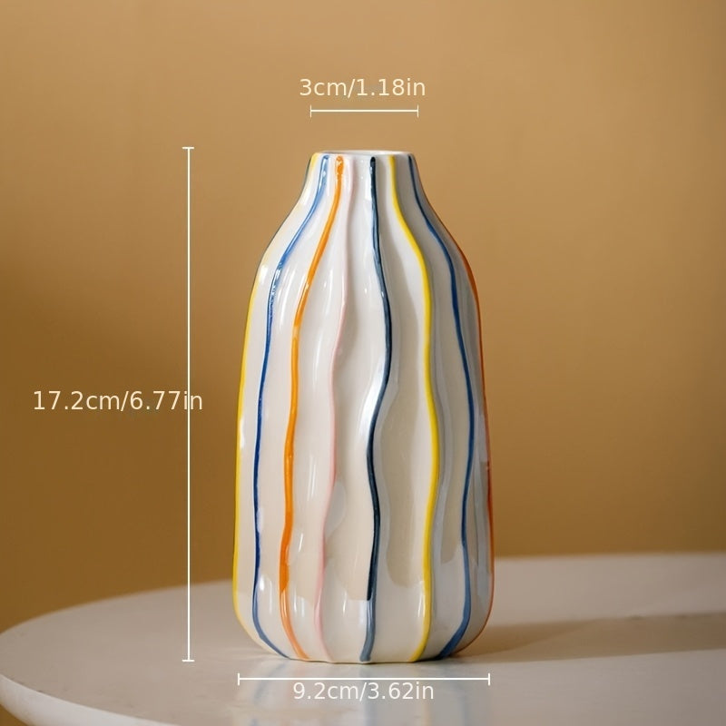 Vase en céramique moderne et minimaliste à rayures