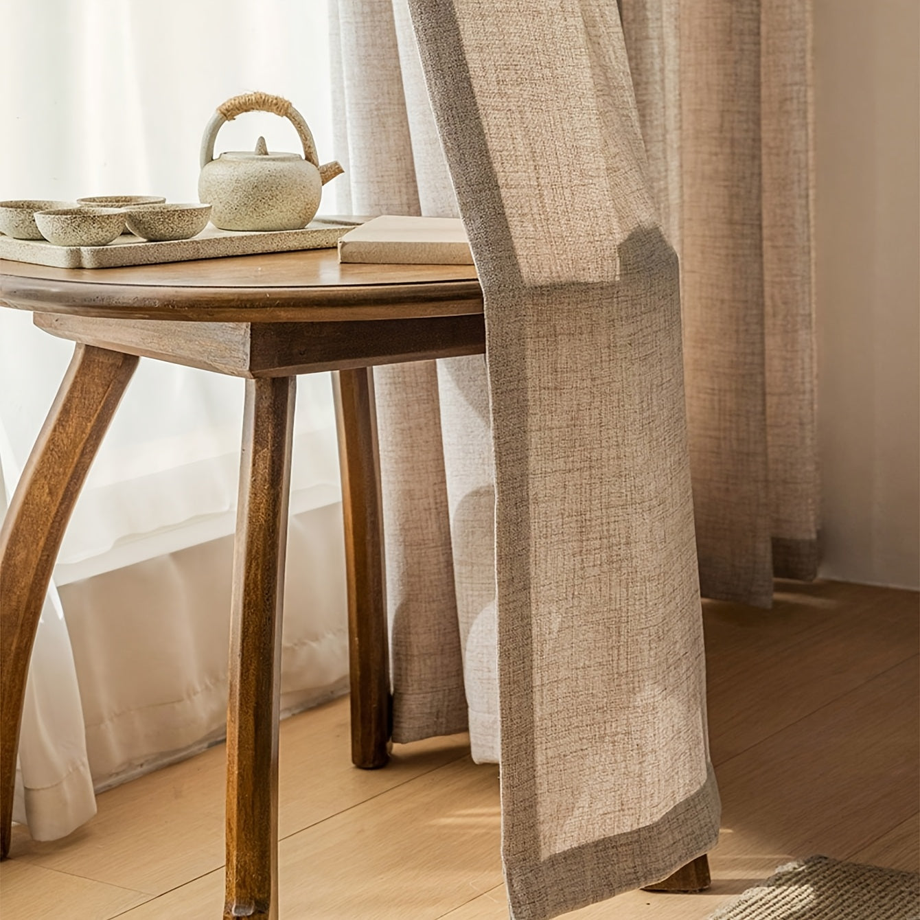 Rideau rétro semi-transparent et au tombé naturel