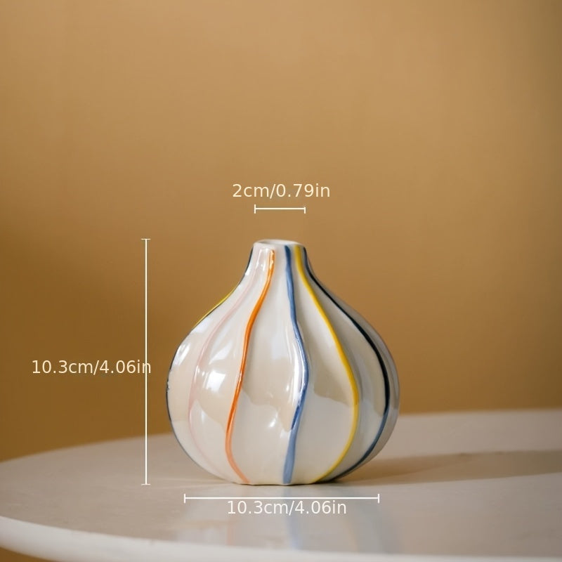 Vase en céramique moderne et minimaliste à rayures